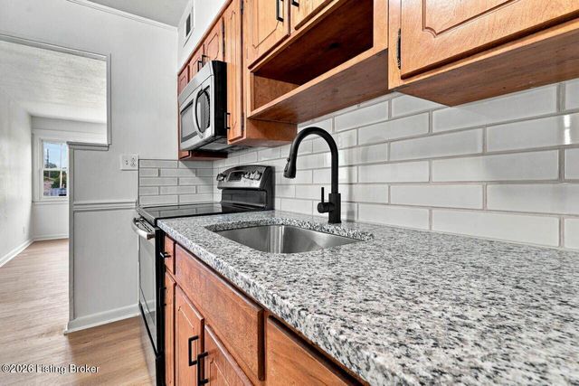13916 Darwin Blvd, Louisville, KY 40272