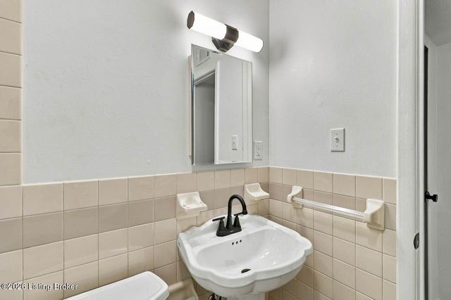 13916 Darwin Blvd, Louisville, KY 40272