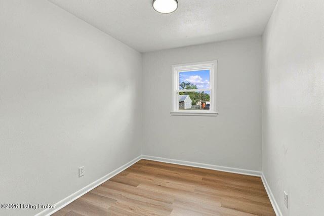 13916 Darwin Blvd, Louisville, KY 40272