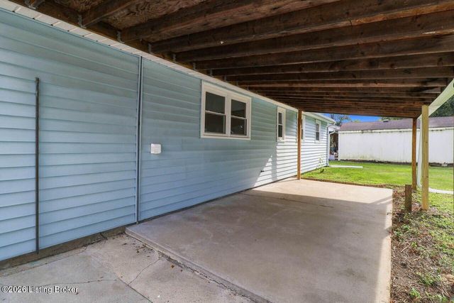 13916 Darwin Blvd, Louisville, KY 40272
