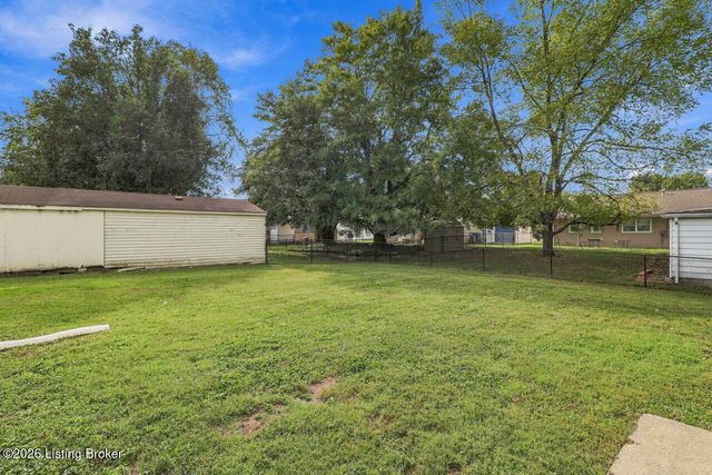 13916 Darwin Blvd, Louisville, KY 40272