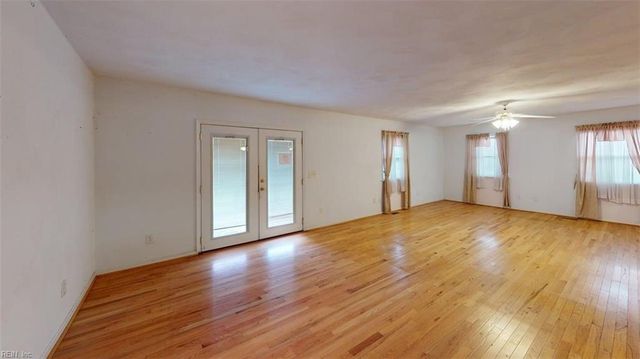 2439 Jasper CT, Norfolk, VA 23518