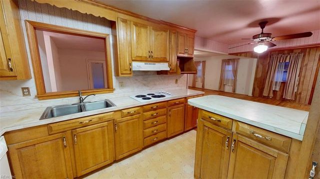 2439 Jasper CT, Norfolk, VA 23518