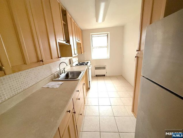 2345 Linwood Avenue 4B, Fort Lee, NJ 07024