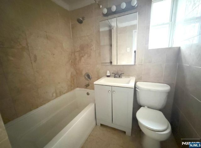 2345 Linwood Avenue 4B, Fort Lee, NJ 07024