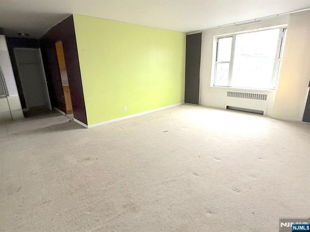 2345 Linwood Avenue 4B, Fort Lee, NJ 07024