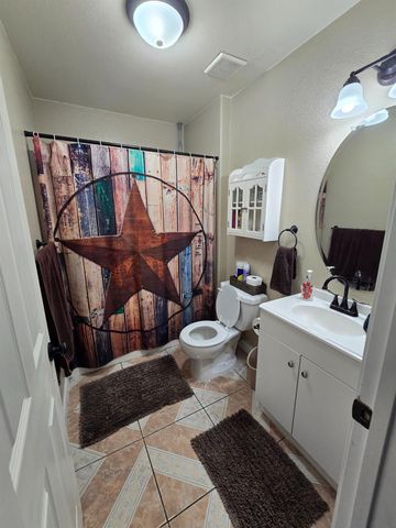 1683 Iris St, Los Banos, CA 93635