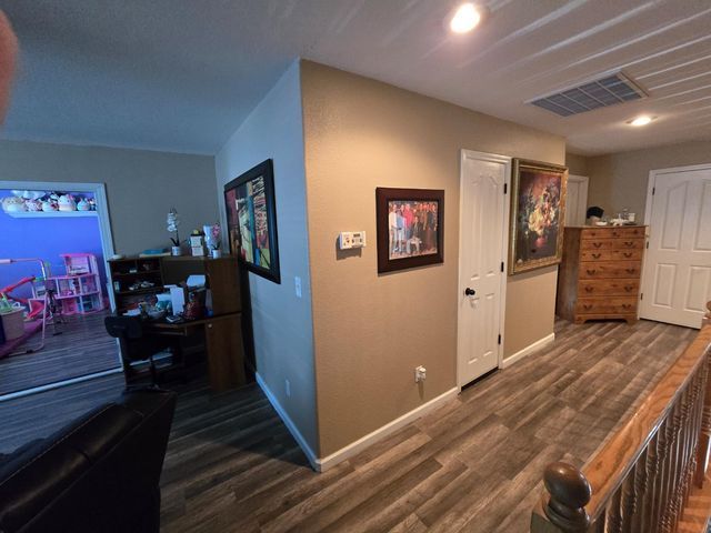 1683 Iris St, Los Banos, CA 93635