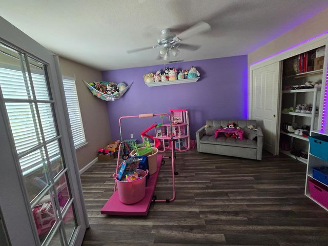 1683 Iris St, Los Banos, CA 93635