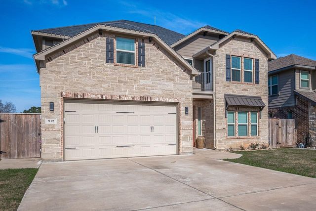 912 Roberts Street, East Bernard, TX 77435
