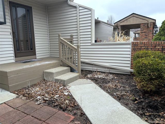 62072 Yorktown - Unit 4, South Lyon, MI 48178