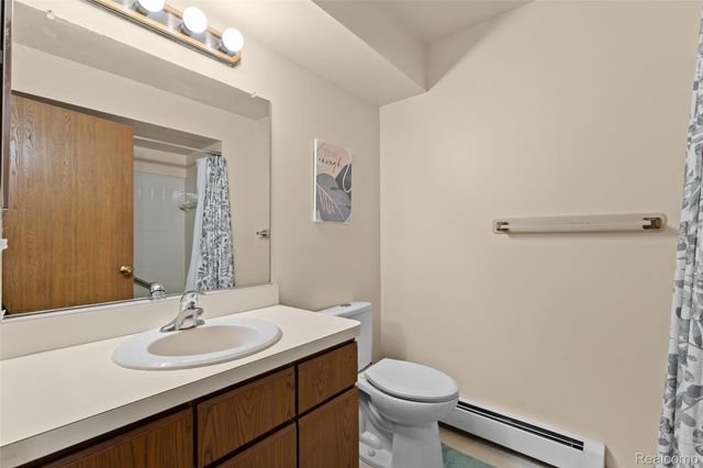 62072 Yorktown - Unit 4, South Lyon, MI 48178