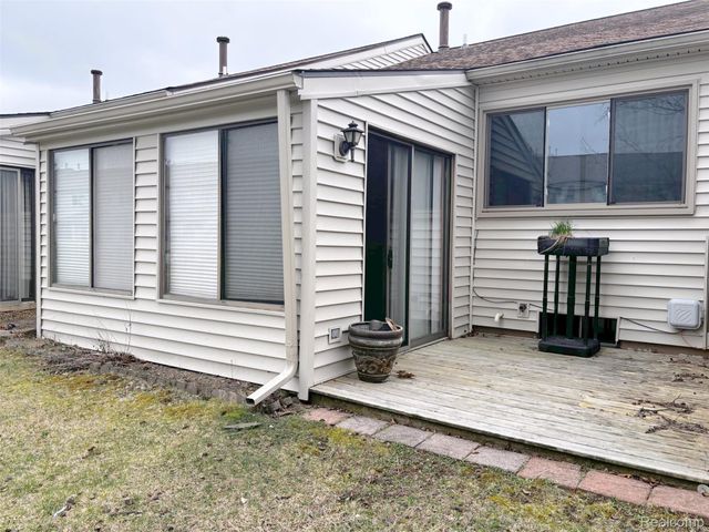 62072 Yorktown - Unit 4, South Lyon, MI 48178