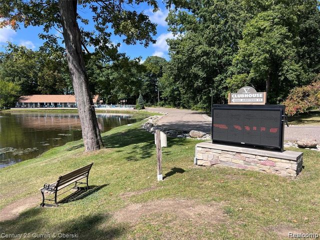 62072 Yorktown - Unit 4, South Lyon, MI 48178