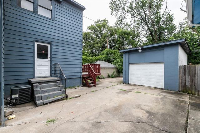 809 Monroe Avenue, Kansas City, MO 64124
