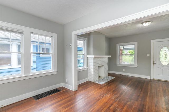 809 Monroe Avenue, Kansas City, MO 64124