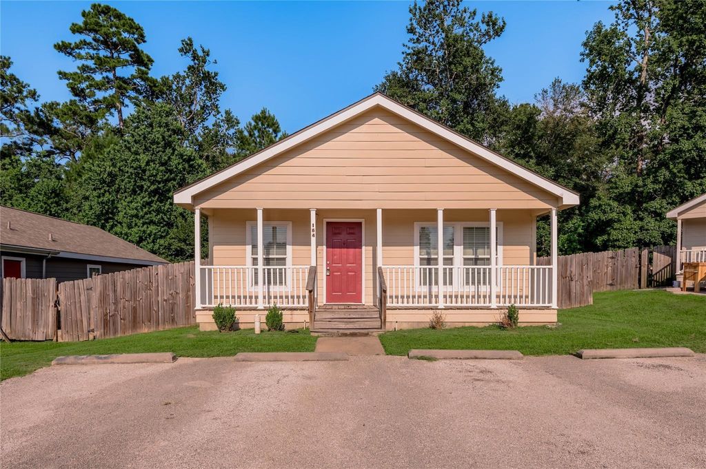 164 Varsity Drive, Huntsville, TX 77340