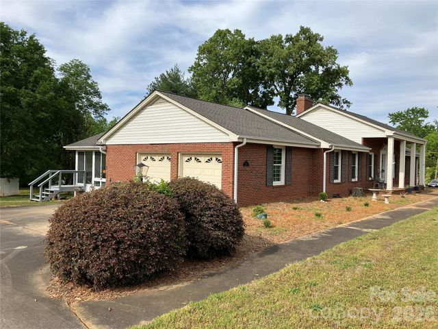 151 Lincoln Road, Forest City, NC 28043