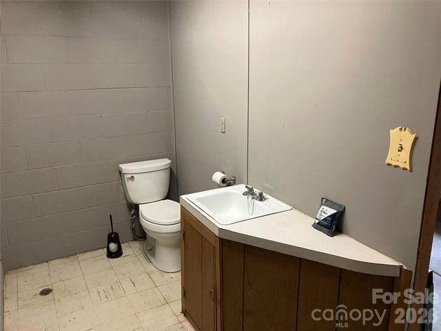 151 Lincoln Road, Forest City, NC 28043