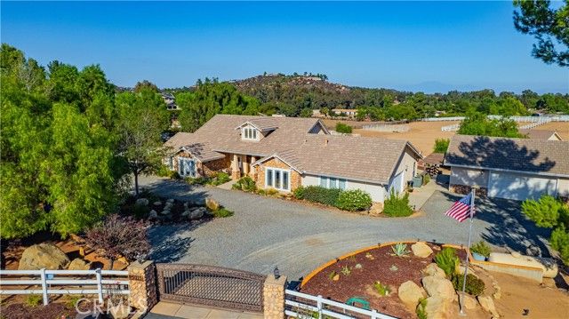 19315 Avenida Cordoba, Murrieta, CA 92562