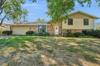 4404 73rd Place, Urbandale, IA 50322