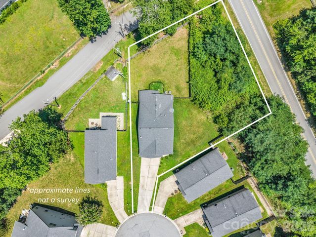 198 N River Road, Fletcher, NC 28732
