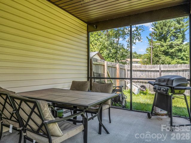 198 N River Road, Fletcher, NC 28732