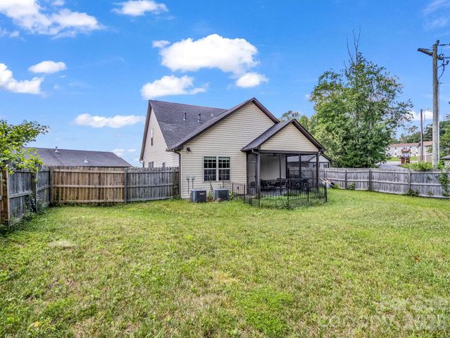 198 N River Road, Fletcher, NC 28732