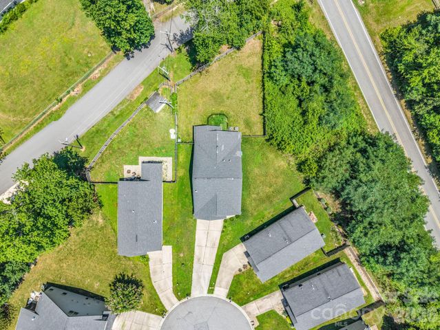 198 N River Road, Fletcher, NC 28732
