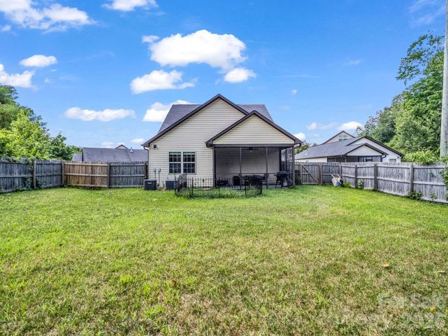 198 N River Road, Fletcher, NC 28732