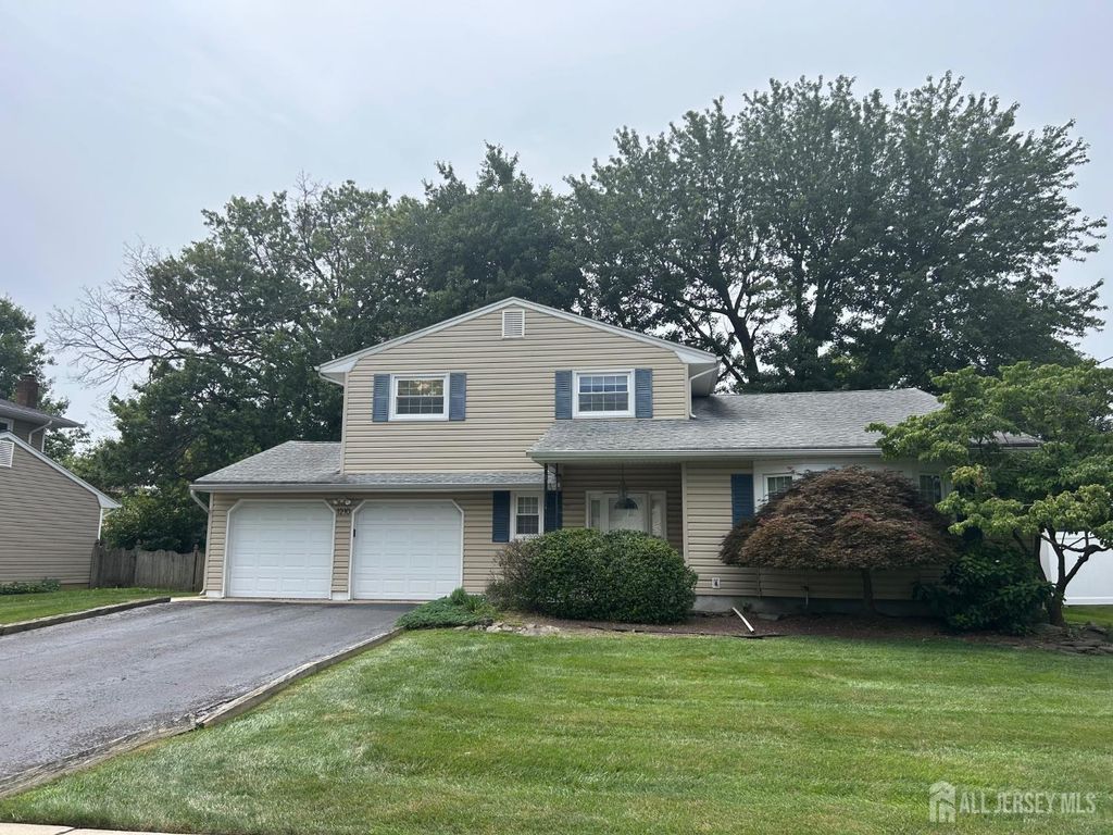 1210 Dakota Road, North Brunswick, NJ 08902