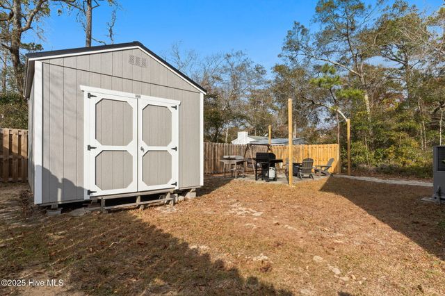 125 NW 15th Street, Oak Island, NC 28465