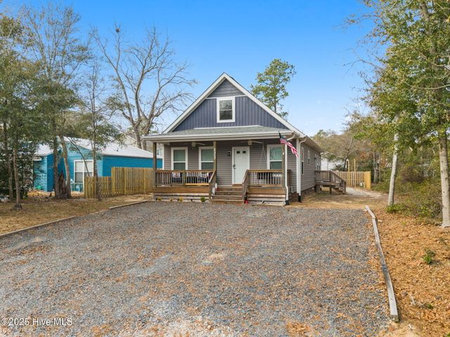 125 NW 15th Street, Oak Island, NC 28465