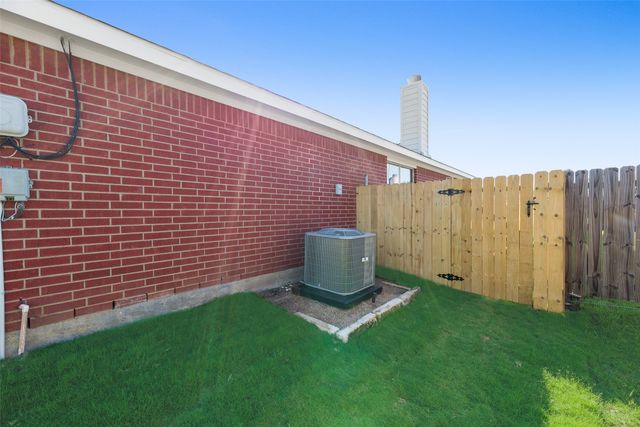 808 Sage Circle, Burleson, TX 76028