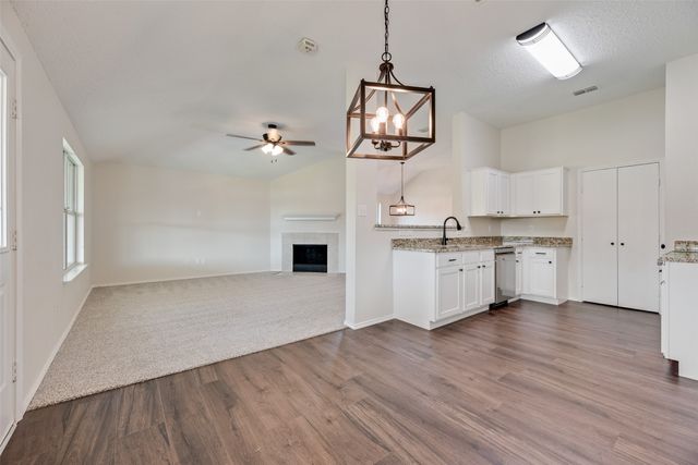 808 Sage Circle, Burleson, TX 76028