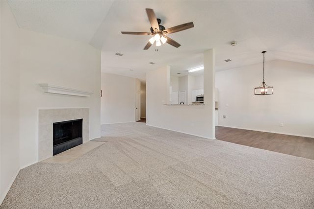 808 Sage Circle, Burleson, TX 76028