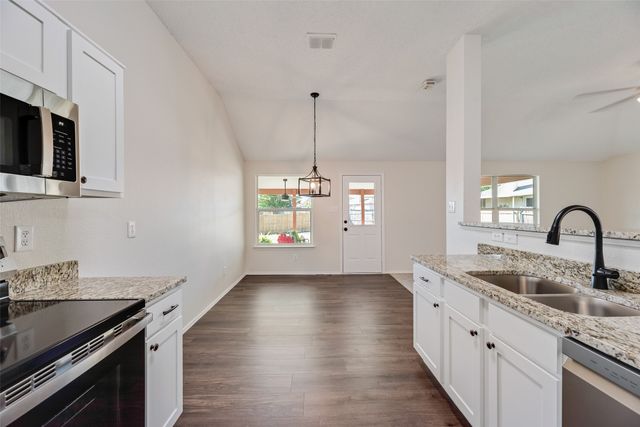 808 Sage Circle, Burleson, TX 76028