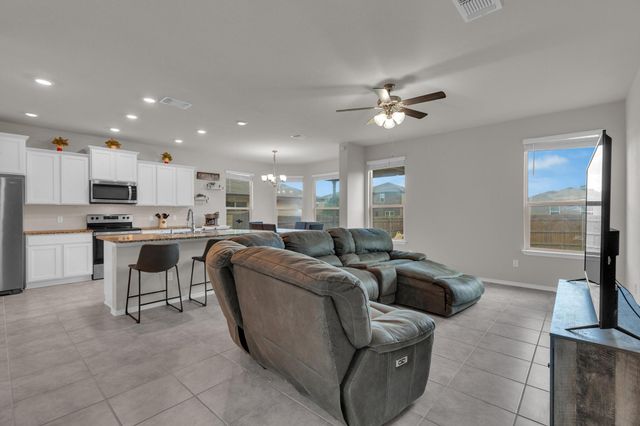 104 Uncle Billy WAY, Jarrell, TX 76537