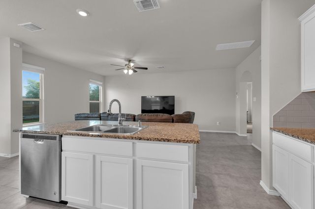 104 Uncle Billy WAY, Jarrell, TX 76537