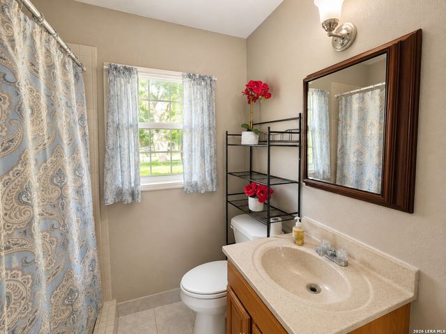 338 Charcliff Dr, San Antonio, TX 78220