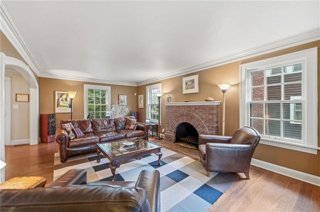 1421 W 50th Terrace, Kansas City, MO 64112