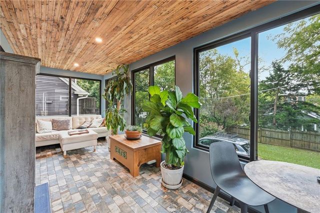 1421 W 50th Terrace, Kansas City, MO 64112