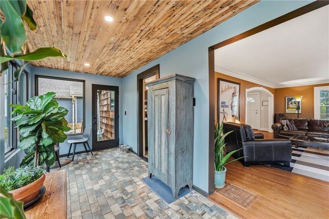 1421 W 50th Terrace, Kansas City, MO 64112