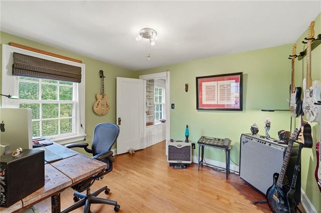 1421 W 50th Terrace, Kansas City, MO 64112