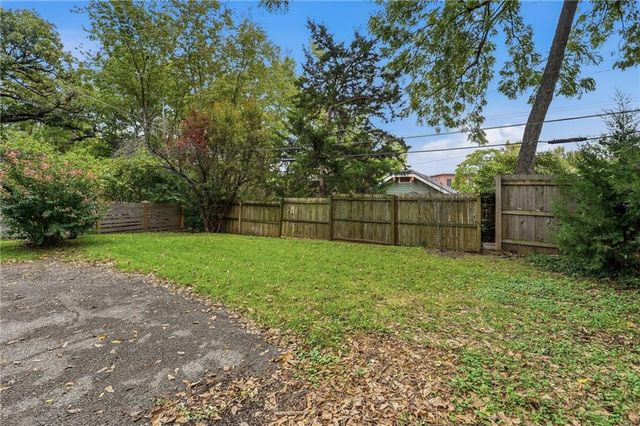 1421 W 50th Terrace, Kansas City, MO 64112
