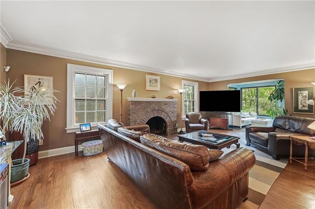 1421 W 50th Terrace, Kansas City, MO 64112