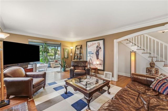 1421 W 50th Terrace, Kansas City, MO 64112
