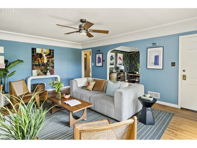 5285 Ne 72ND Ave Ne, Portland, OR 97218