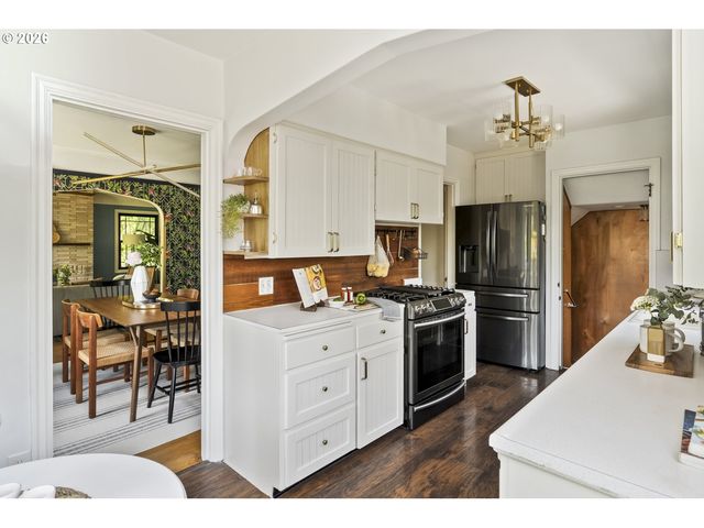 5285 Ne 72ND Ave Ne, Portland, OR 97218