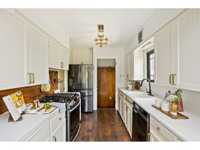 5285 Ne 72ND Ave Ne, Portland, OR 97218